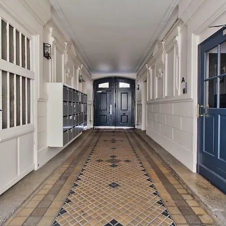 11 Rue Portefoin